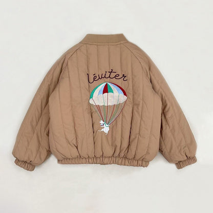 Beige Kinderjacke mit Fallschirm-Stickerei, gesteppt, Baumwolle, modisch, warm.