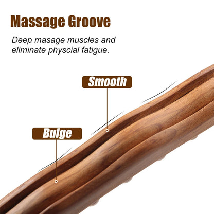 Holz-Massagegerät mit Rillen zur Muskelentspannung, glatte Oberfläche, ergonomisches Design.