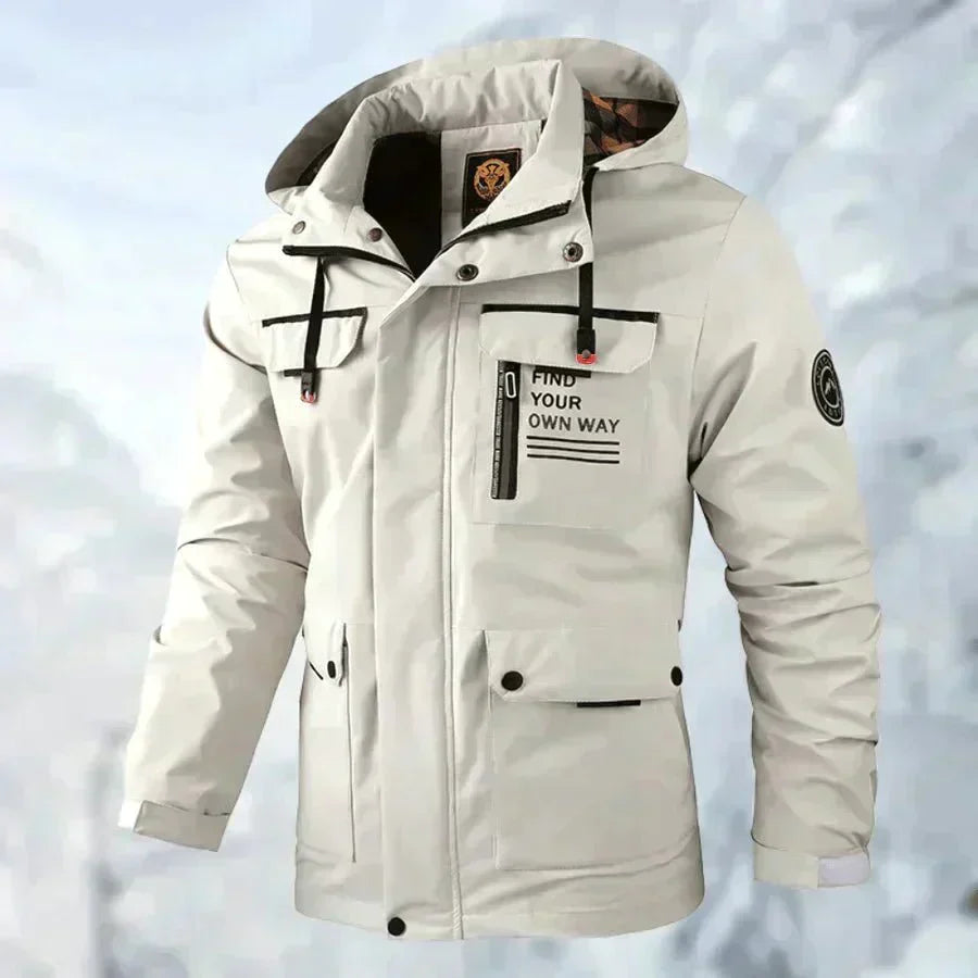 Wasserdichte weiße Jacke aus Titan, Kapuze, Reißverschlusstaschen, Outdoor-Bekleidung.