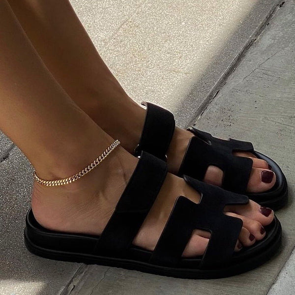 Schwarze Sandalen Damen, Leder, Sommermode, Fußkettchen, bequeme Riemen, stilvoller Look