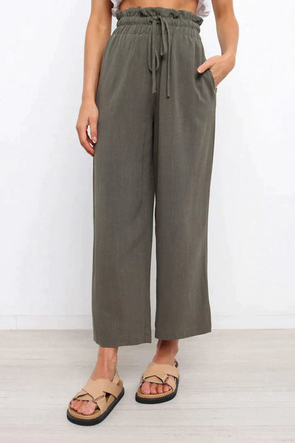 Olivegrüne Damenhose mit hoher Taille, Kordelzug und weitem Bein, lässiger Stil.