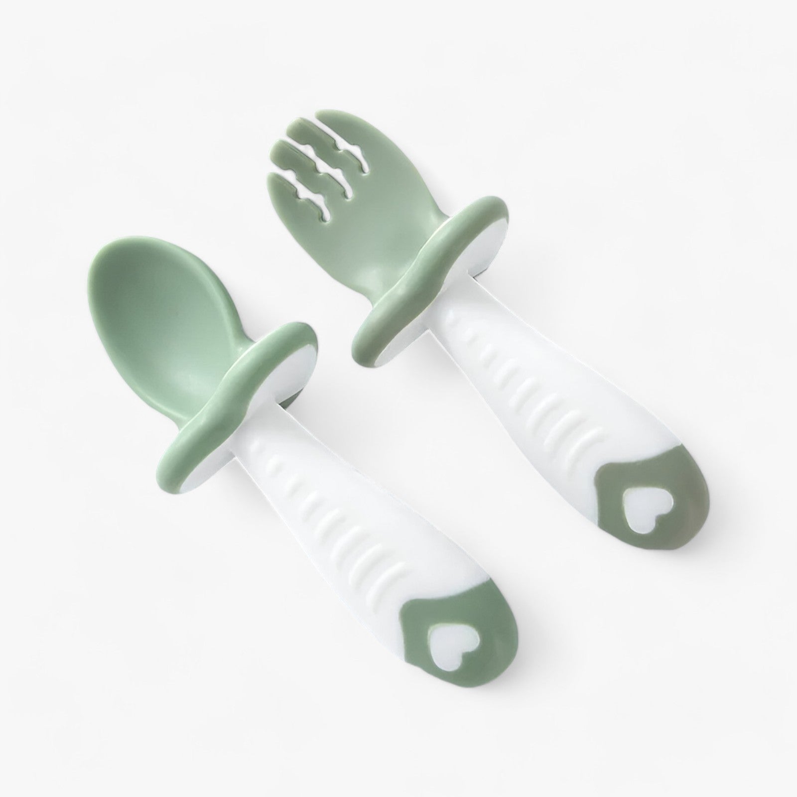 Grünes Babybesteck-Set aus Silikon, Löffel und Gabel, ergonomisch, BPA-frei.