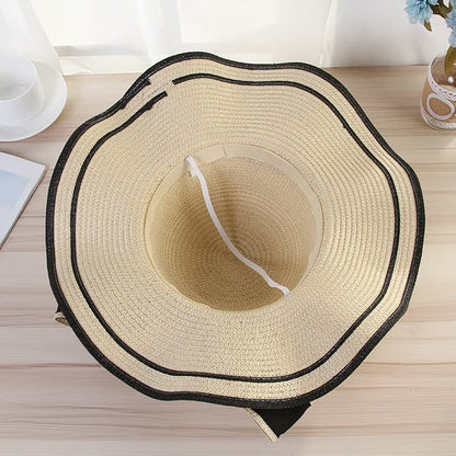 Strohhut Damen, beige, breiter Rand, Sommermode, Sonnenschutz, elegant, Tischansicht