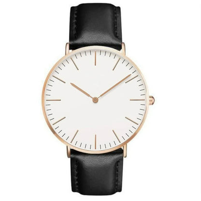 Minimalistische Armbanduhr mit schwarzem Lederarmband, weißem Zifferblatt, goldfarbenem Gehäuse.