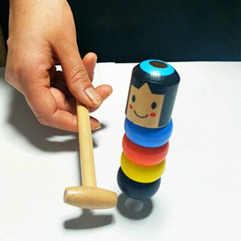 Magnetisk träleksak med undvikningstrick – hopparfigur i trä