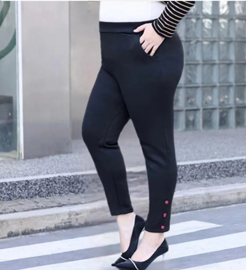 Damen schwarze Leggings mit Knöpfen, Plus Size, bequem, modisch, ideal für Sommermode.