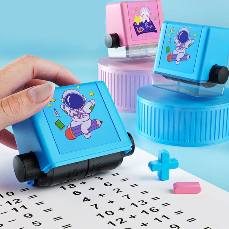 Blauer Stempelroller mit Astronautenmuster, ideal für Kinder, Lernspielzeug, Kunststoff.