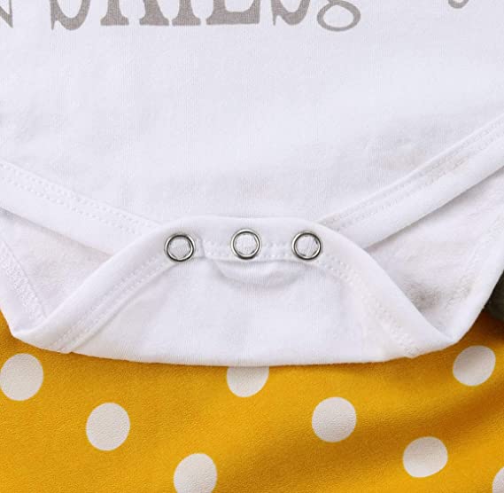 Babyoutfit med text och volangbyxor – Höstunderverkset