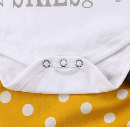 Babyoutfit med text och volangbyxor – Höstunderverkset