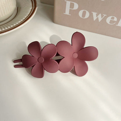 Rosa Haarspange Blumenform, Kunststoff, modisches Accessoire, Haarschmuck für Damen.
