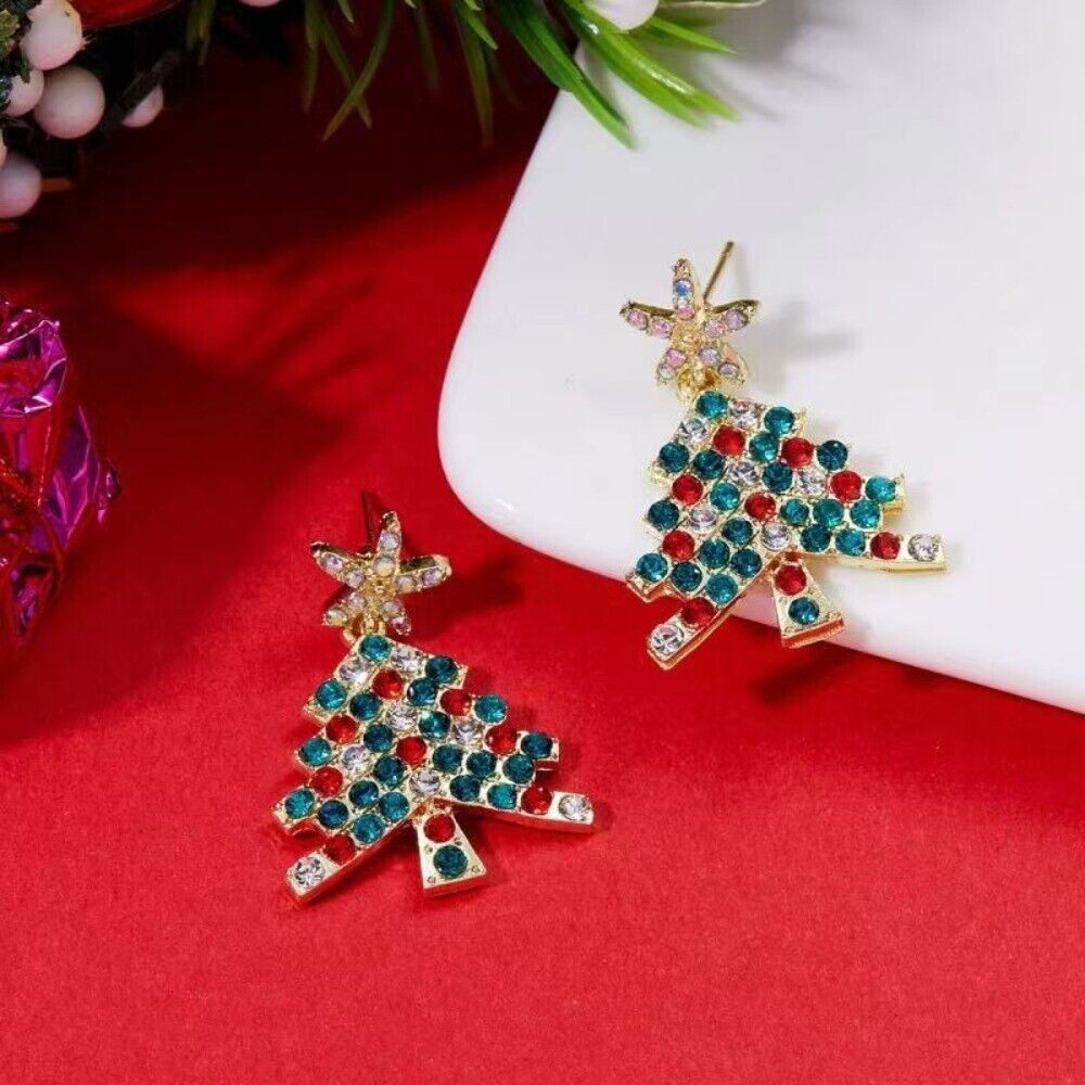 Weihnachtsbaum-Ohrringe, goldfarben, mit bunten Kristallen, festlicher Schmuck, Geschenkidee.