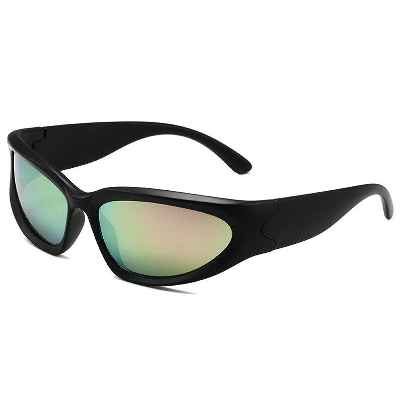 Schwarze Sonnenbrille mit verspiegelten Gläsern, modisches Accessoire, UV-Schutz.
