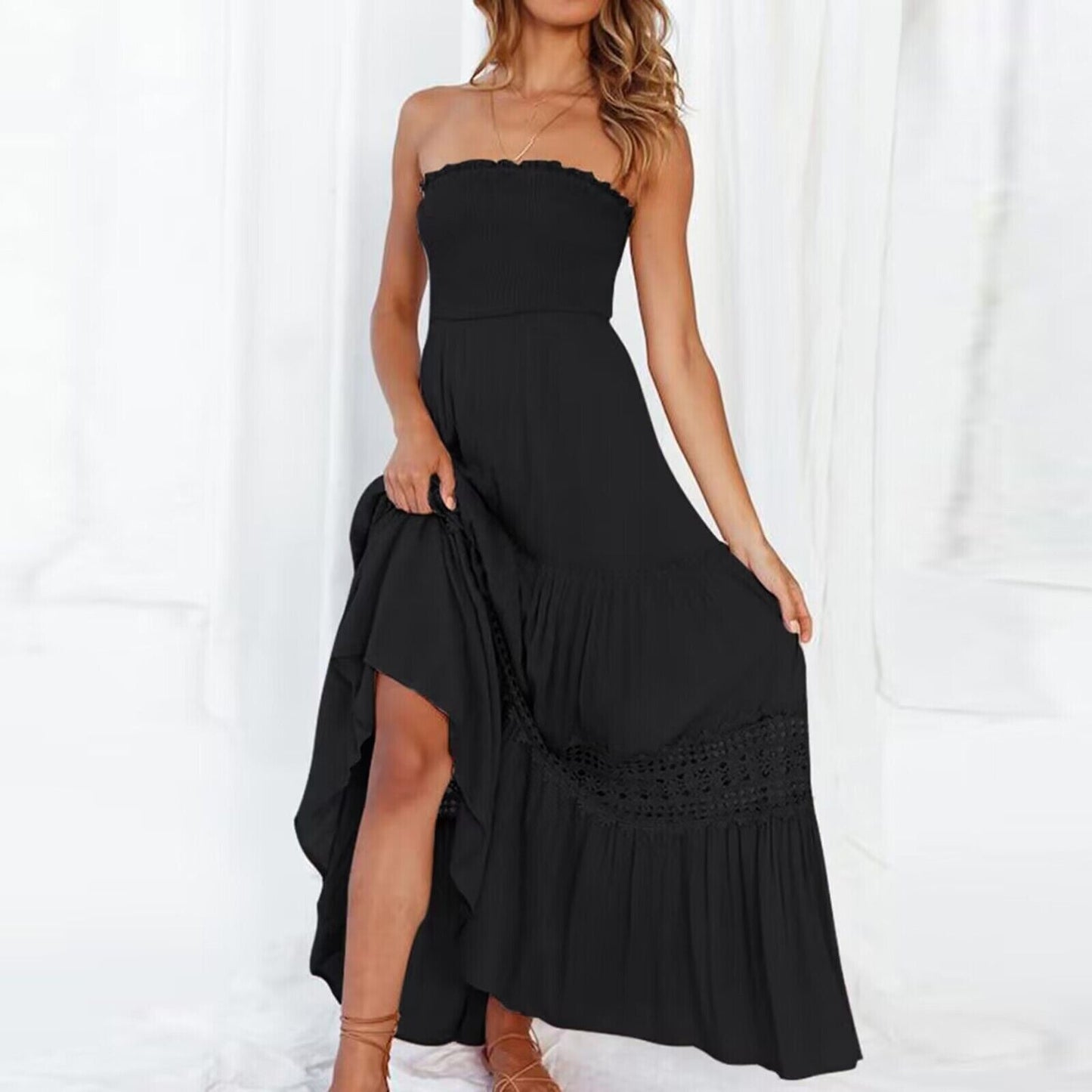 Off-shoulder maxiklänning med spetsdetaljer – Isaline