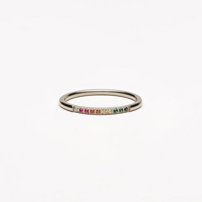 Silberner Regenbogenring mit bunten Edelsteinen, minimalistisches Design, Schmuck für Damen.