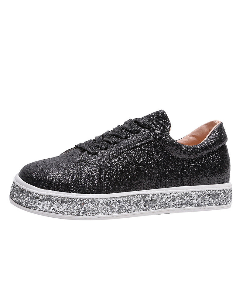 Schwarzer Glitzer-Sneaker mit silberner Sohle, Damenmode, modischer Freizeitschuh.