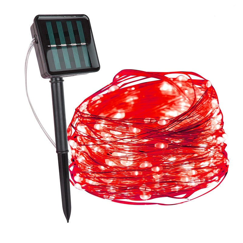 Rote solarbetriebene LED-Lichterkette mit Solarpanel für Außenbereich, energiesparend.