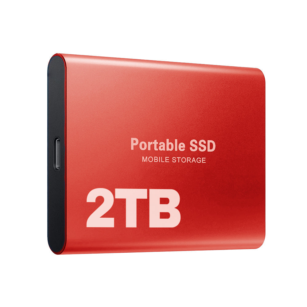 Röd extern SSD sedd snett framifrån med USB-C-porten i sidan och storleken 2 TB angiven på framsidan. 8