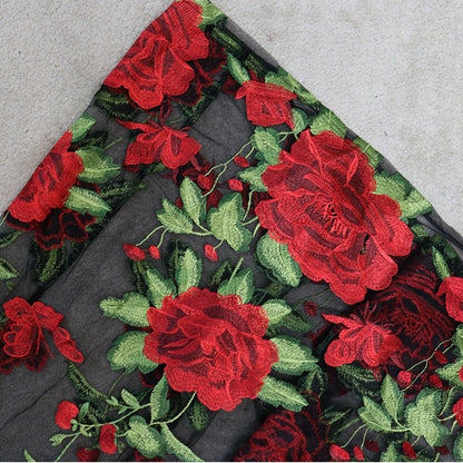 Maxiklänning med blomsterbroderi och spaghetti-remmar – Rosalie