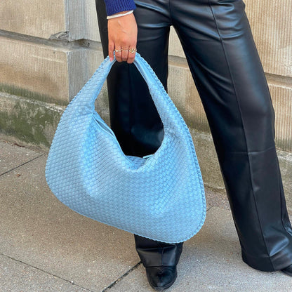 Blaue geflochtene Handtasche, elegant, geräumig, ideal für Arbeit, Damenmode, hochwertig.
