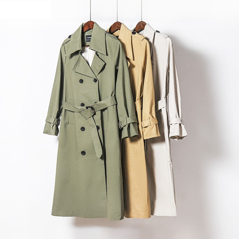 Damen Trenchcoat grün beige camel, mittellang, Gürtel, Herbstmode, eleganter Mantel.