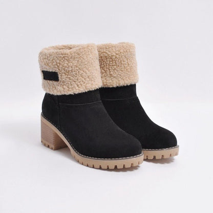 Schwarze Winterstiefel mit beigem Kunstfell, Blockabsatz, rutschfeste Sohle, Damenmode.