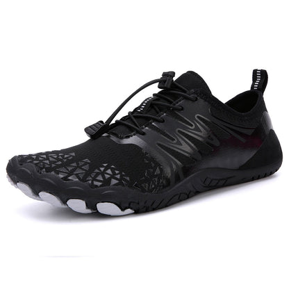Schwarzer Barfußschuh, atmungsaktiv, rutschfest, ideal für Outdoor-Aktivitäten.
