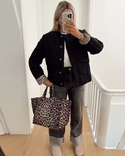Elegant damkappa med leopardfoder – Narela