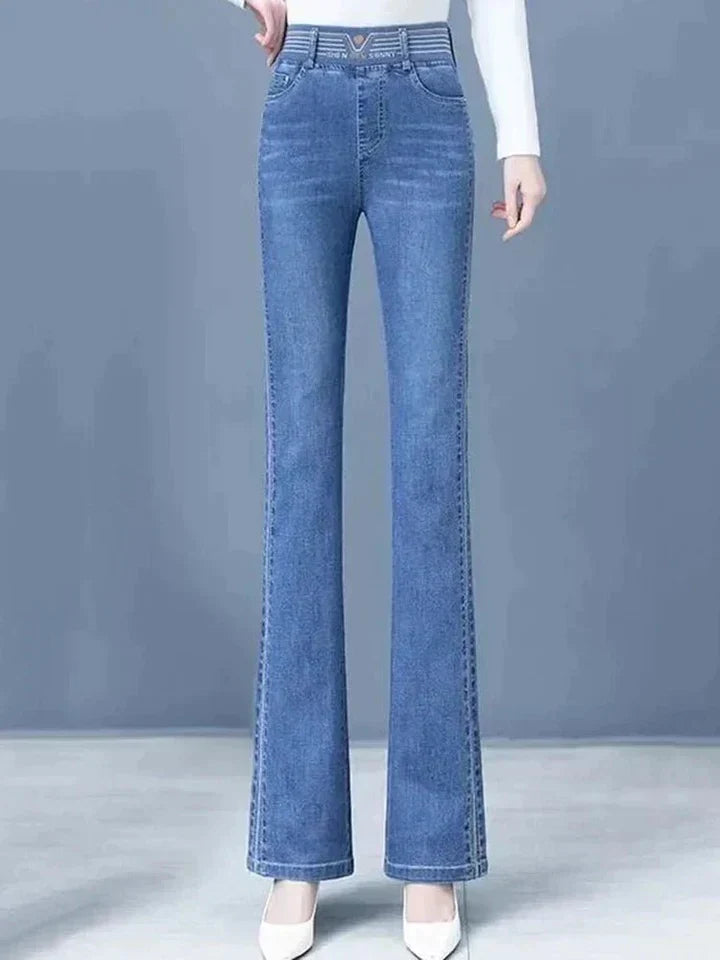 Trendiga flared damjeans – Alessa