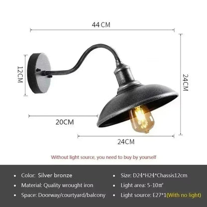 Måttbild av vägglampa i silvergrå antikfinish med lång svängd arm och grund skärm, med mått och specifikationer. 2