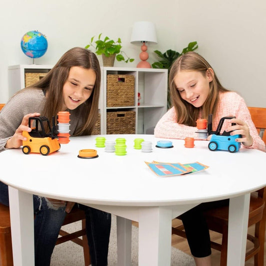 Staplingsspel med gaffeltruck – lärande spel för att främja skicklighet och koncentration