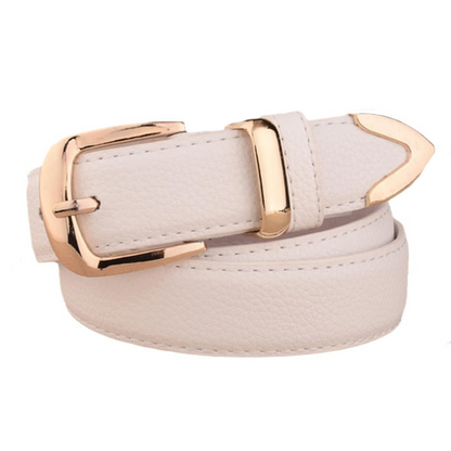 Weißer Ledergürtel mit goldener Schnalle, modisches Accessoire für Damen.
