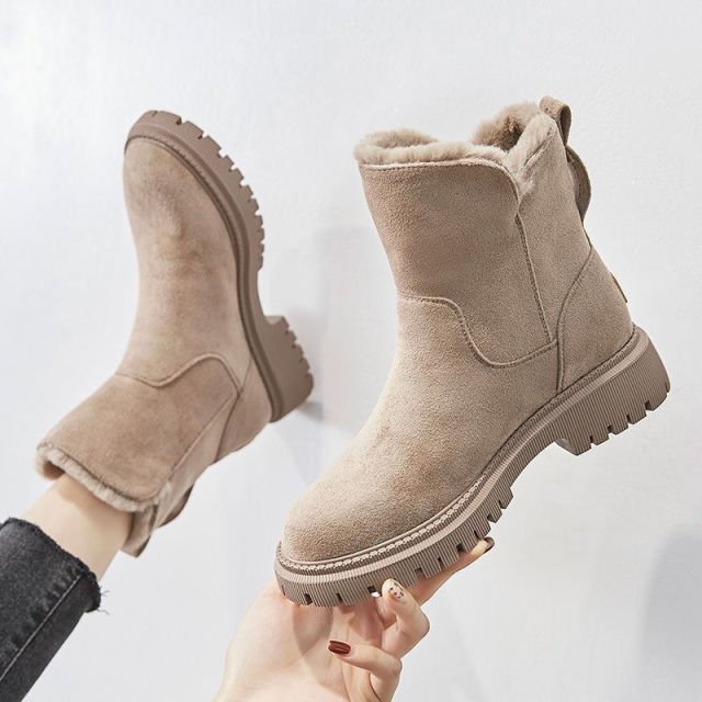 Damen Winterstiefel beige, warm gefüttert, rutschfeste Sohle, modisch und bequem.