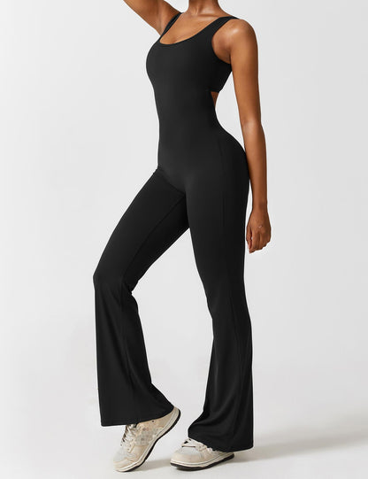 Rygglös jumpsuit med utsvängd byxa – Liv