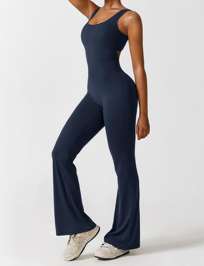 Rygglös jumpsuit med utsvängd byxa – Liv