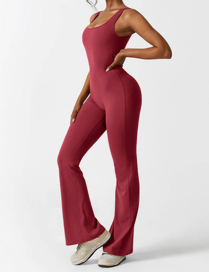Rygglös jumpsuit med utsvängd byxa – Liv