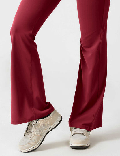 Rygglös jumpsuit med utsvängd byxa – Liv